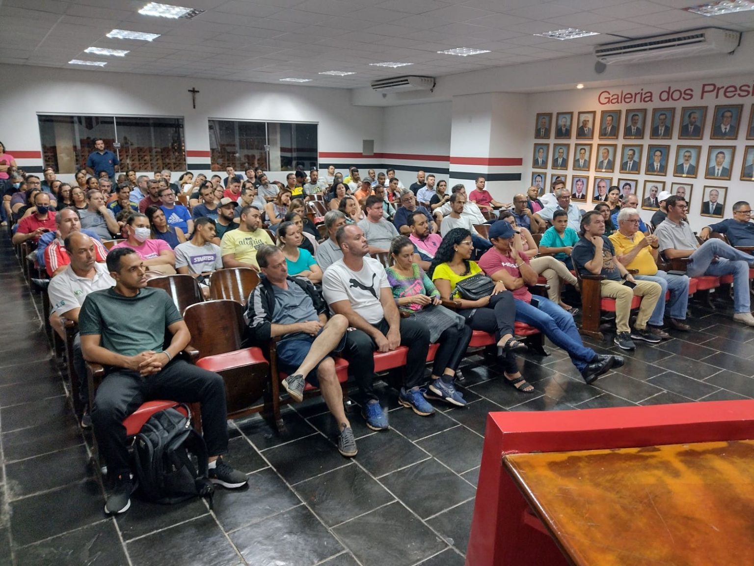 Escola Do Botafogo Re Ne Pais Para Iniciar Planejamento De