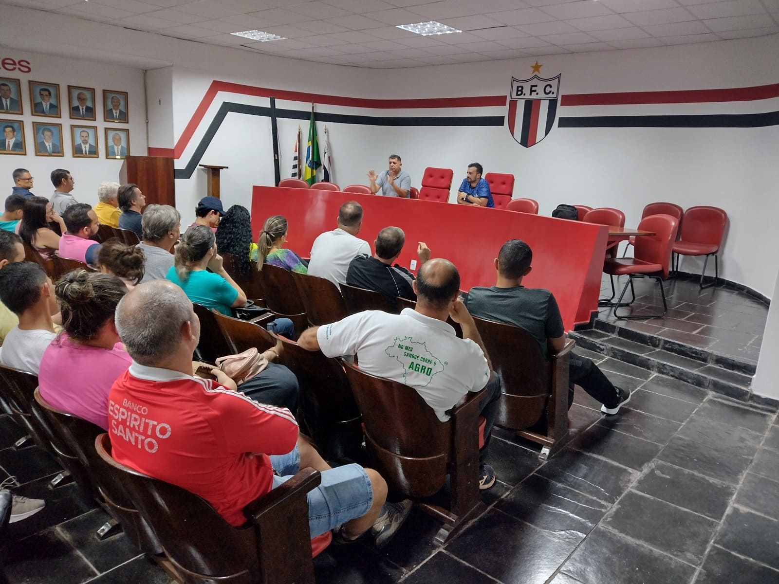 Escola de Futebol Profissional do Botafogo lota Sala do Conselho Deliberativo para falar de 2023 (Foto: Vinicius Brino/Botafogo FC)